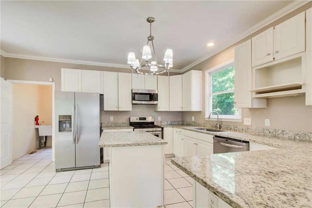 2462 Empire Forest Drive