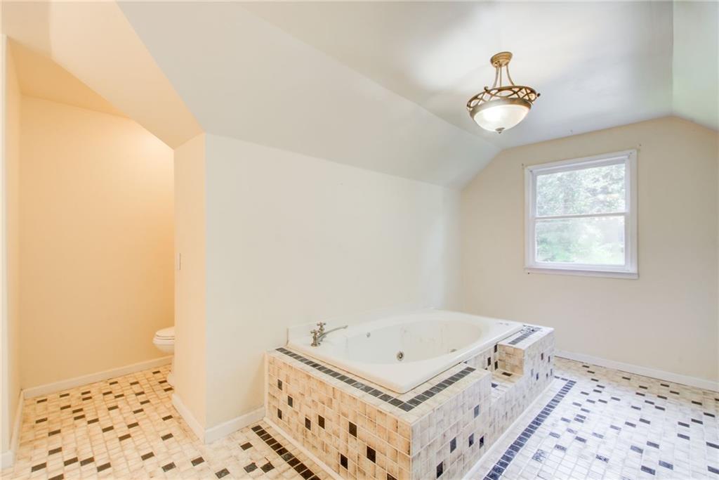 2462 Empire Forest Drive