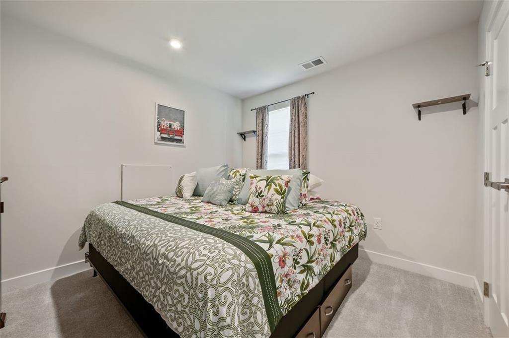 200 MARCHMONT Drive