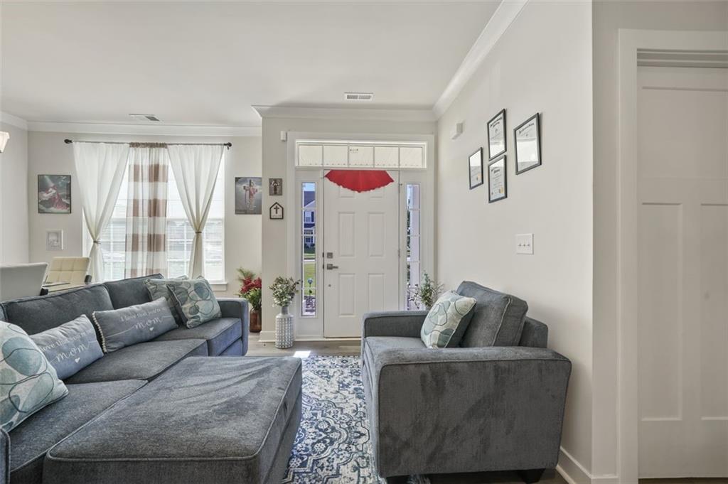 200 MARCHMONT Drive