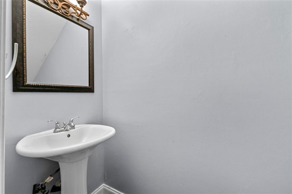 5667 KINGSPORT Drive