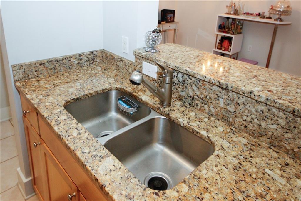 799 Hammond Drive Unit 116
