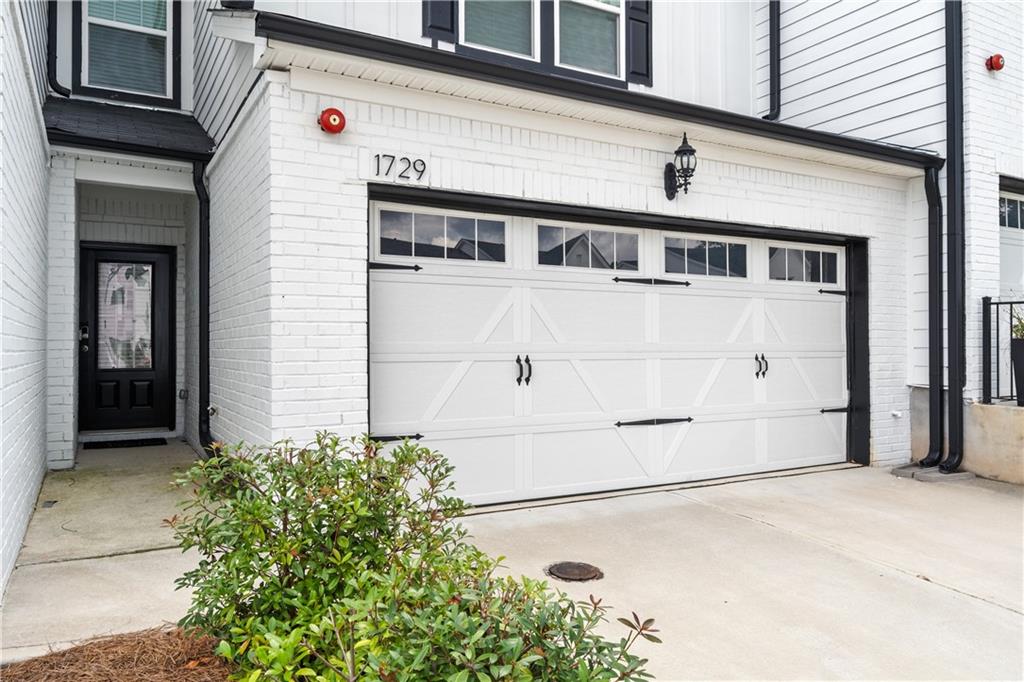 1729 HYSSOP Boulevard