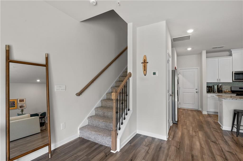 1729 HYSSOP Boulevard