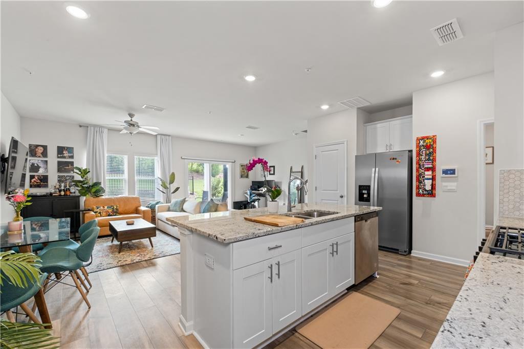 1729 HYSSOP Boulevard