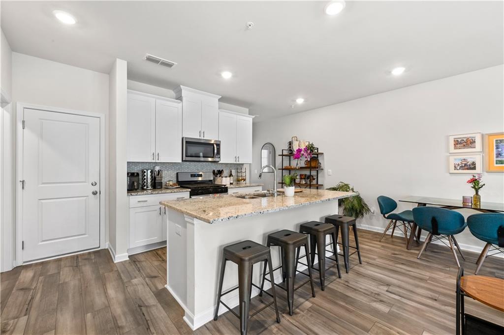 1729 HYSSOP Boulevard