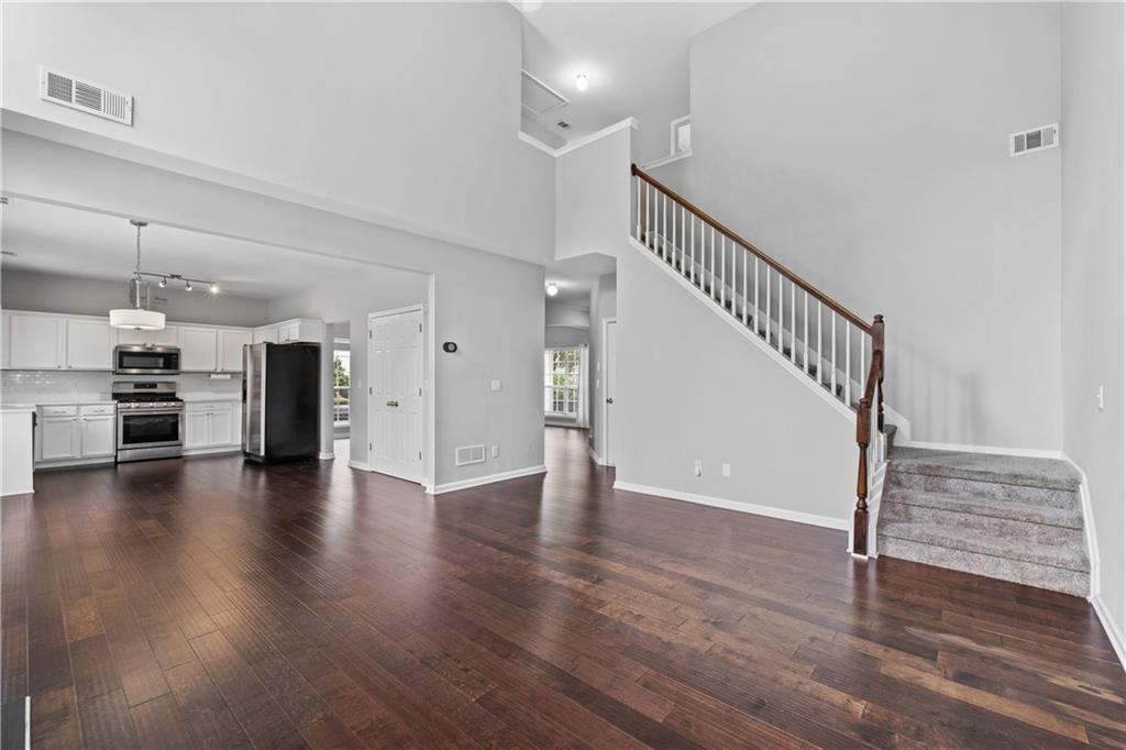 4419 Silver Ridge Way