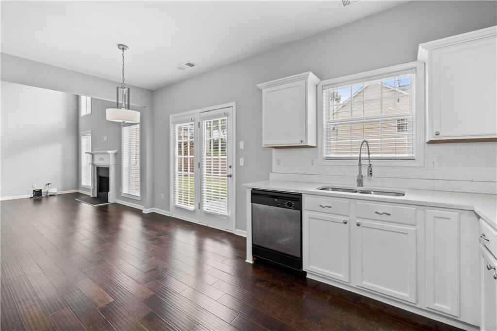 4419 Silver Ridge Way