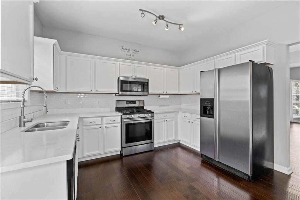 4419 Silver Ridge Way