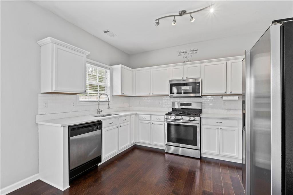 4419 Silver Ridge Way