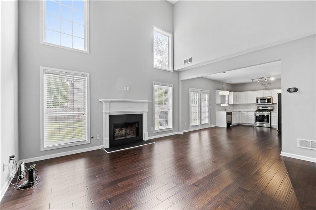 4419 Silver Ridge Way