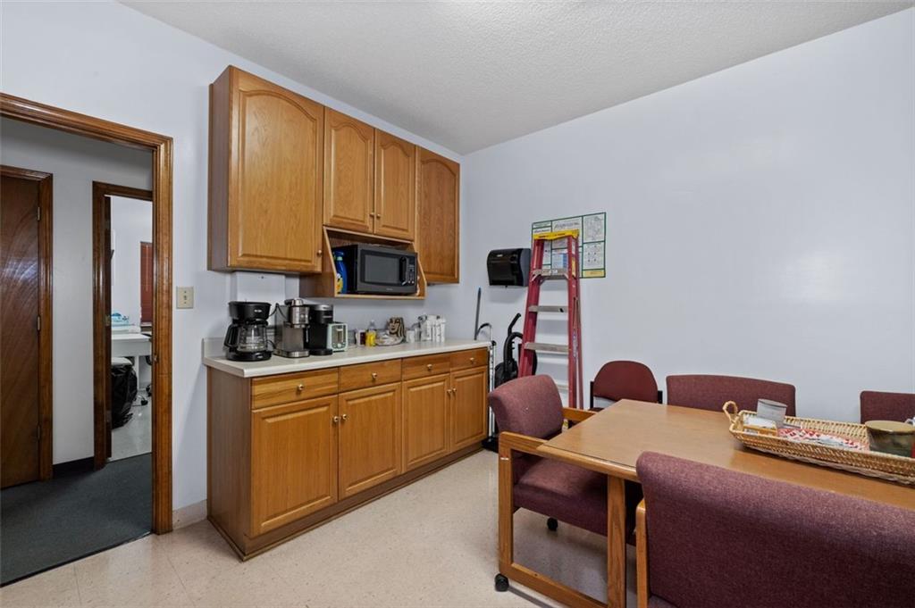 2950 STONE HOGAN CONN SW Bldg 4