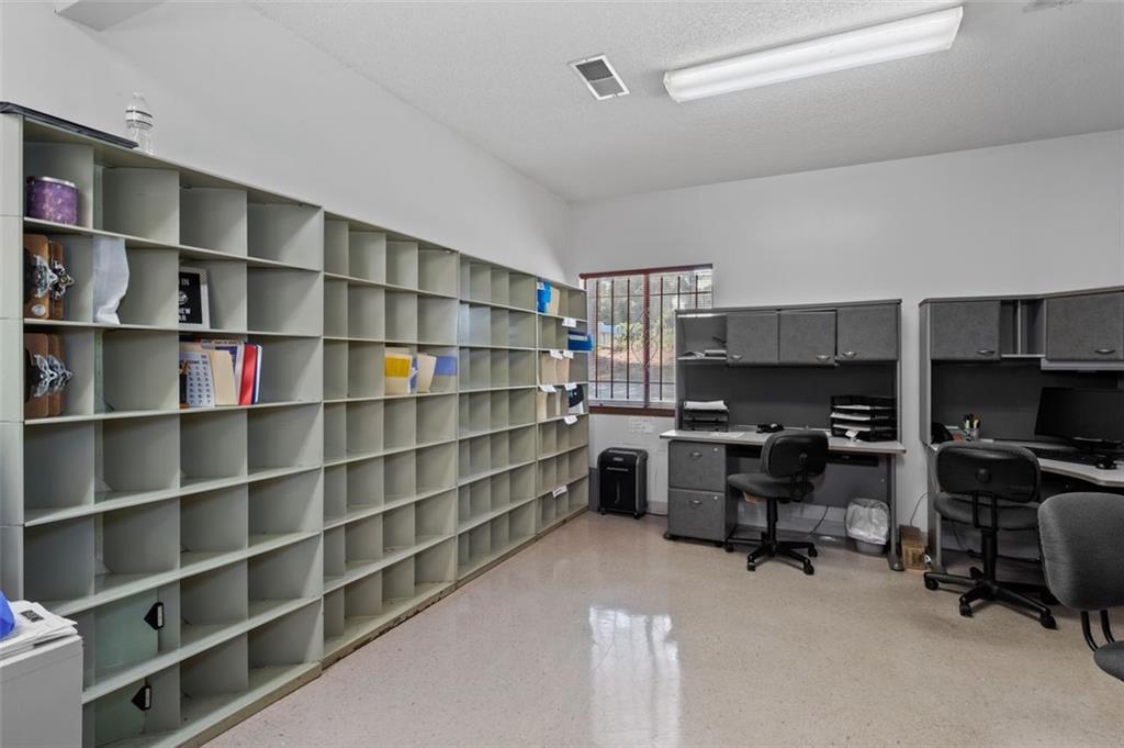 2950 STONE HOGAN CONN SW Bldg 4