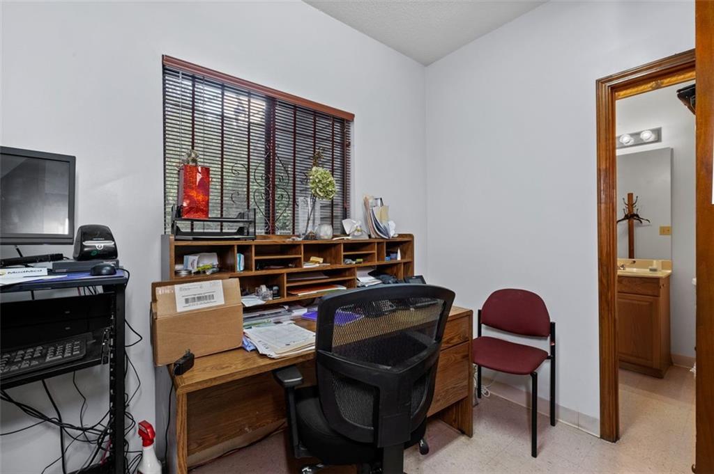 2950 STONE HOGAN CONN SW Bldg 4