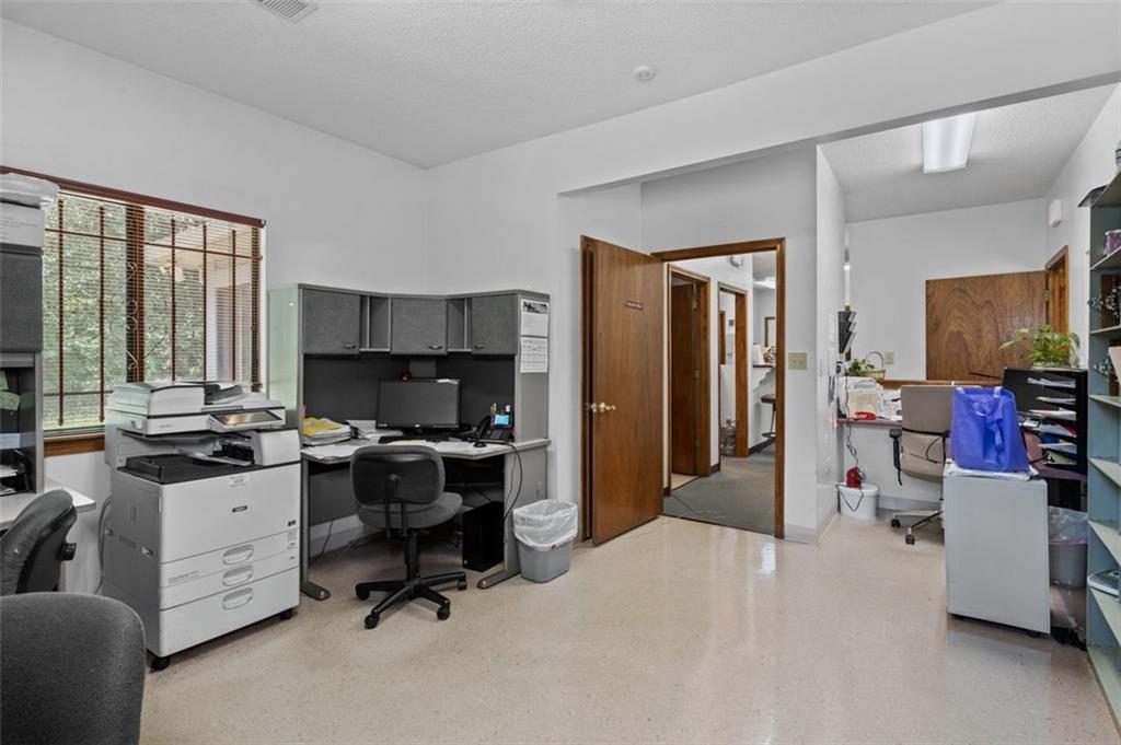 2950 STONE HOGAN CONN SW Bldg 4