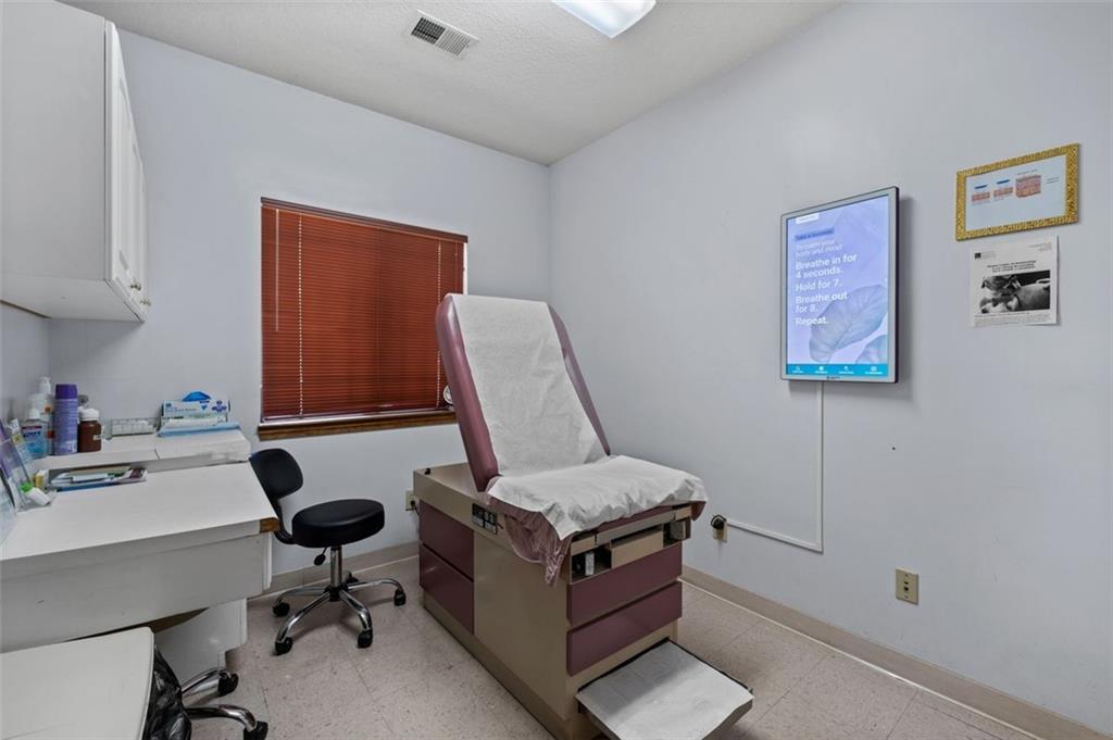 2950 STONE HOGAN CONN SW Bldg 4