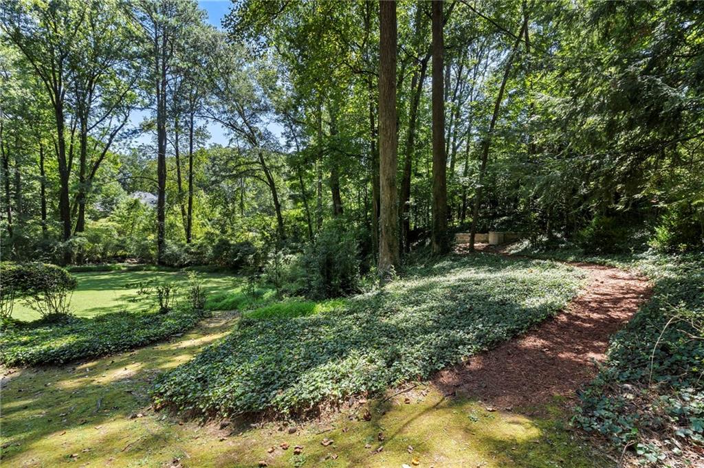 1190 W Wesley Road NW