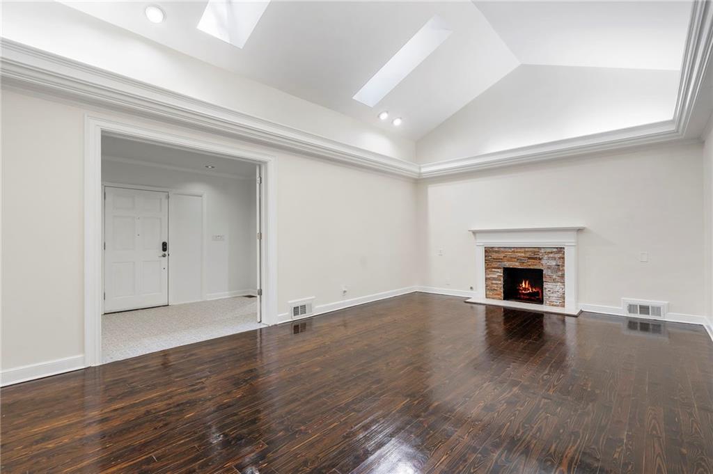 1190 W Wesley Road NW