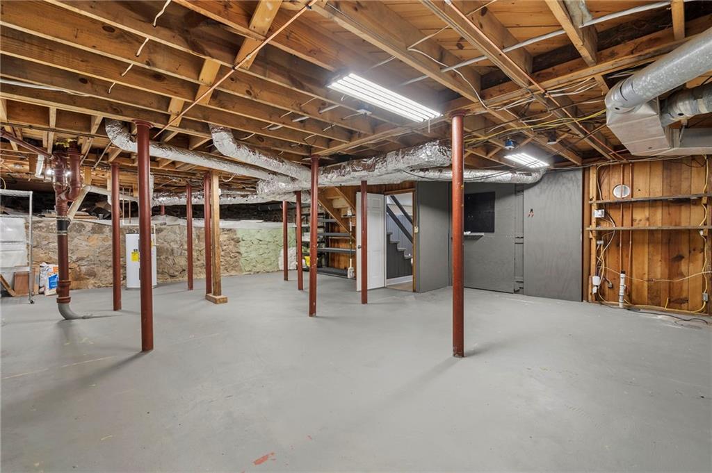 1190 W Wesley Road NW