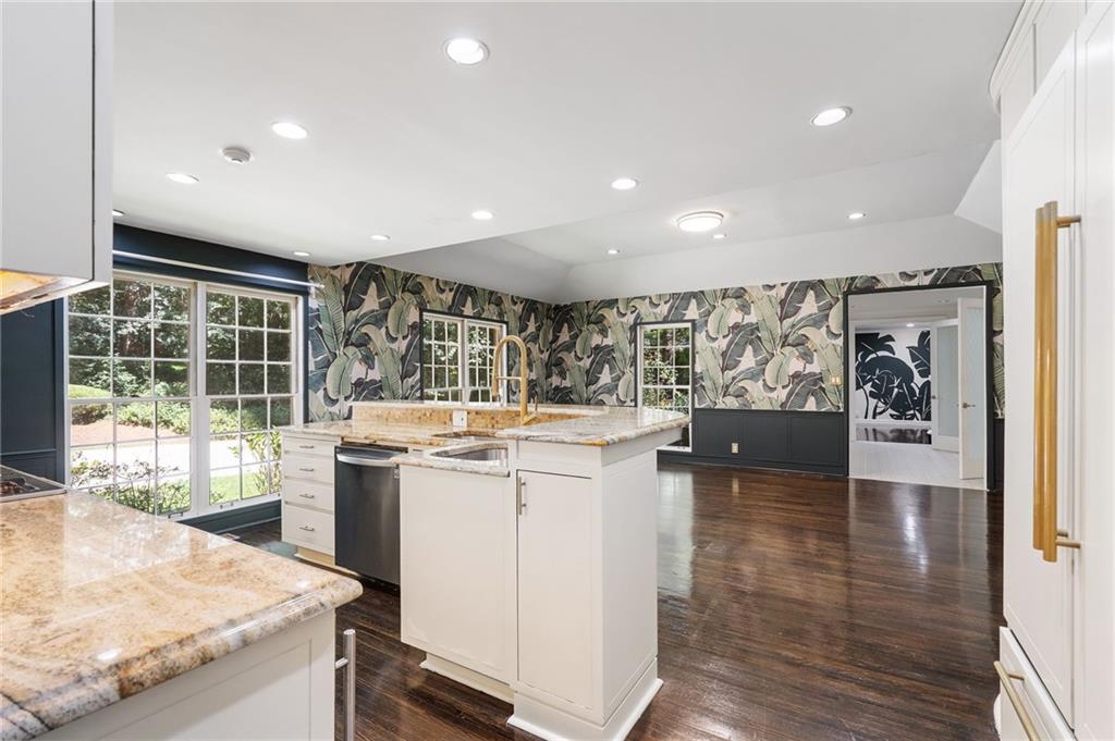 1190 W Wesley Road NW