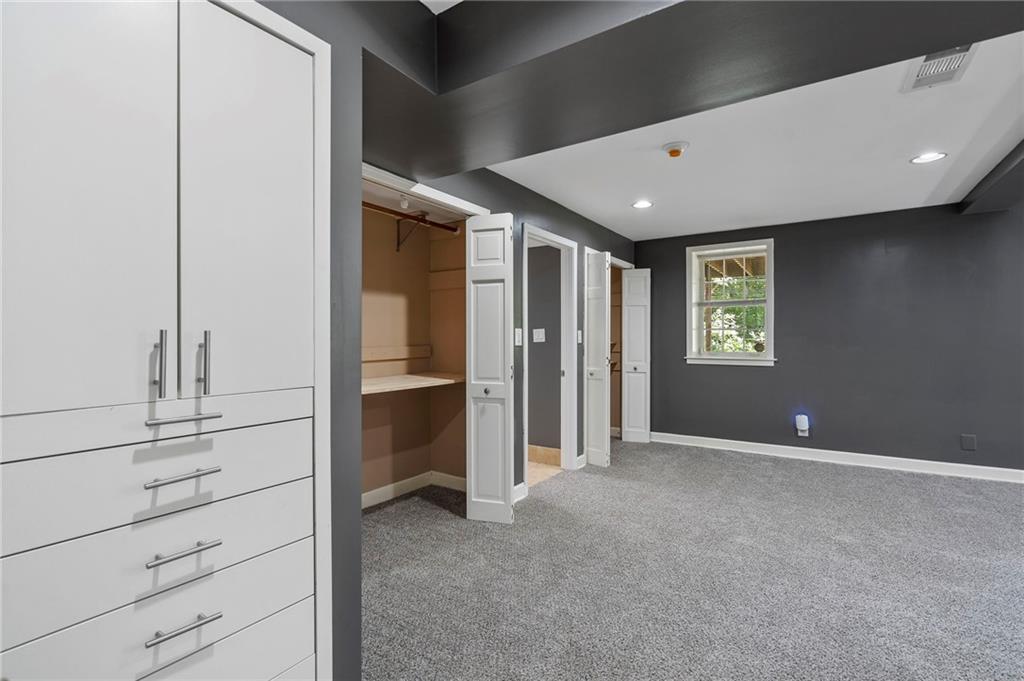 1190 W Wesley Road NW