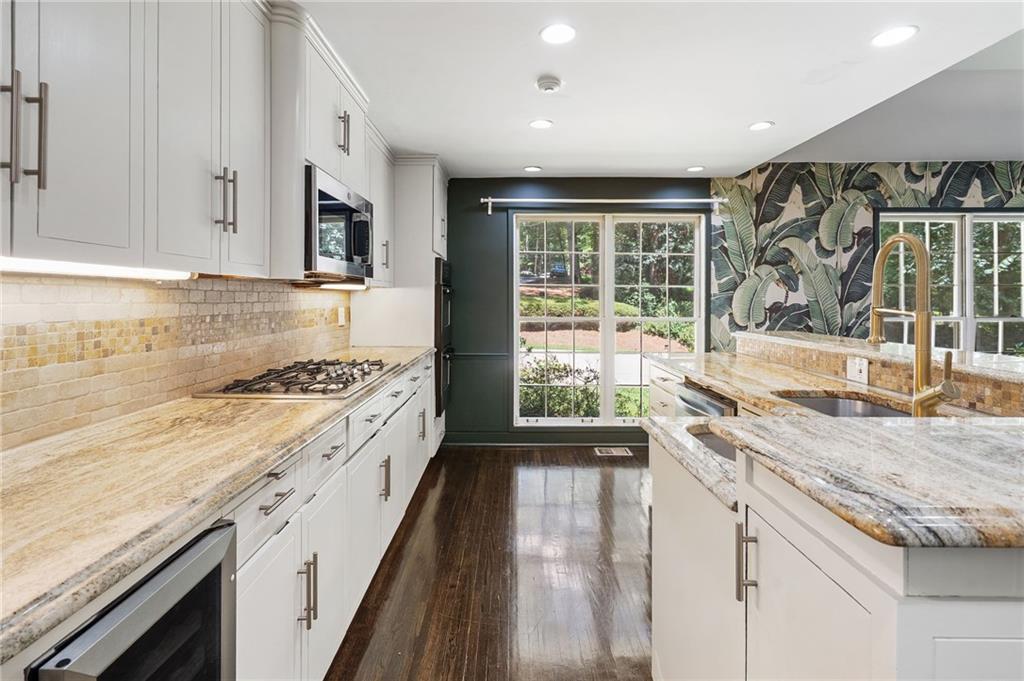 1190 W Wesley Road NW