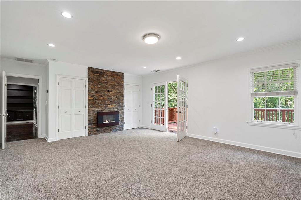 1190 W Wesley Road NW