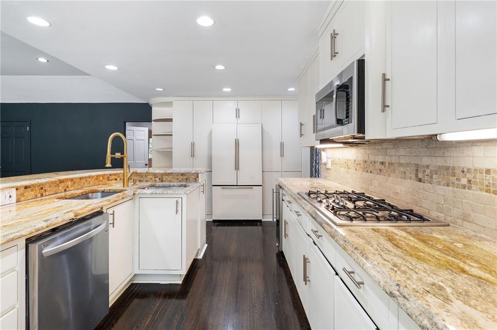 1190 W Wesley Road NW