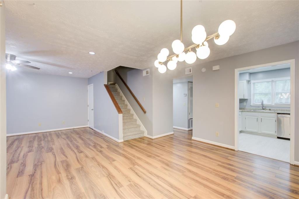 650 STRATFORD GREEN Way