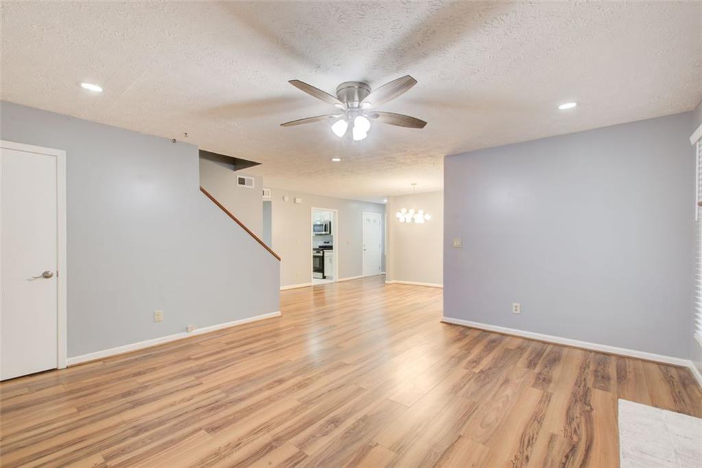 650 STRATFORD GREEN Way