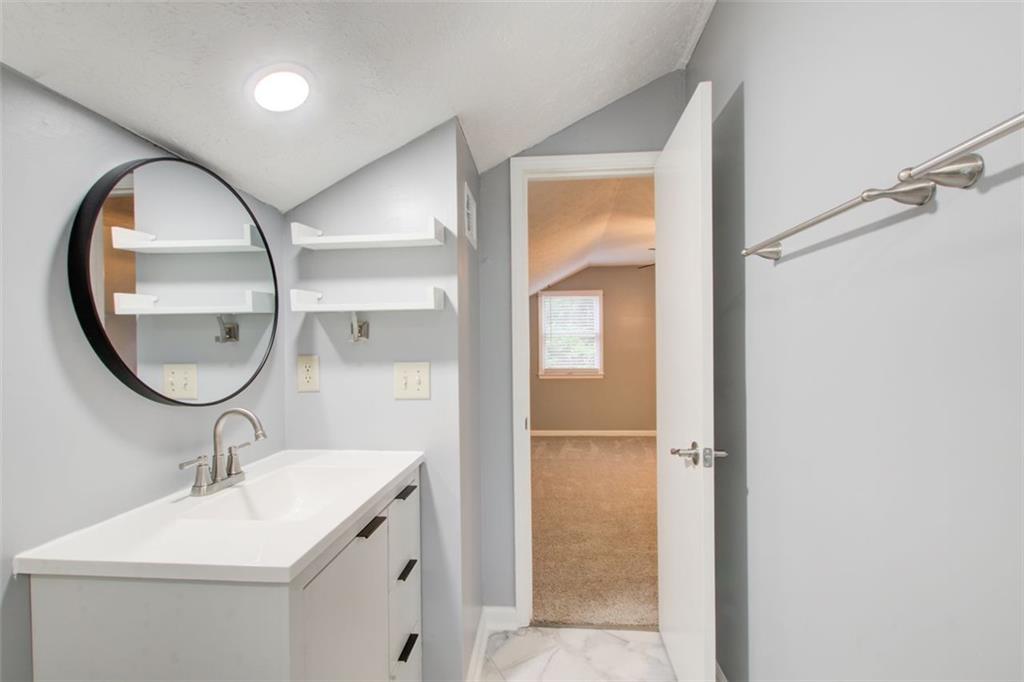 650 STRATFORD GREEN Way