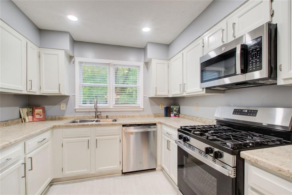 650 STRATFORD GREEN Way