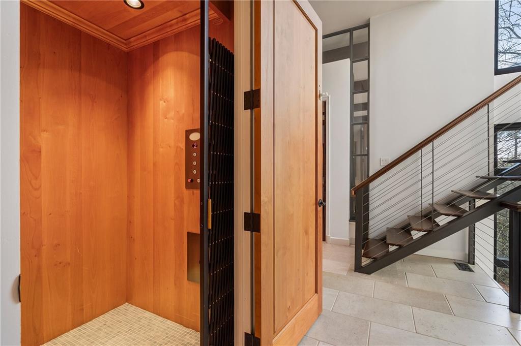 1500 West Wesley Road NW