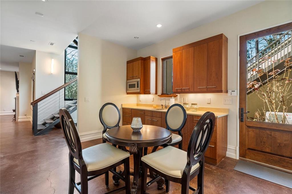 1500 West Wesley Road NW