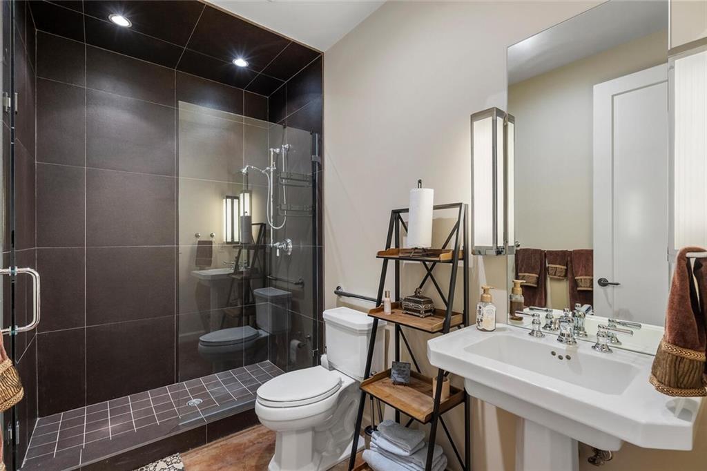 1500 West Wesley Road NW