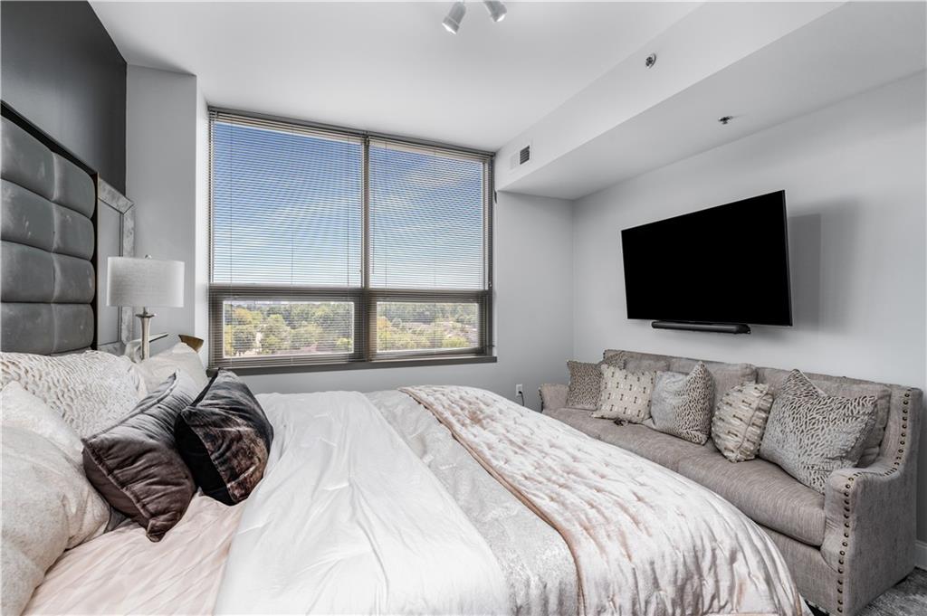 270 17th Street NW Unit 813