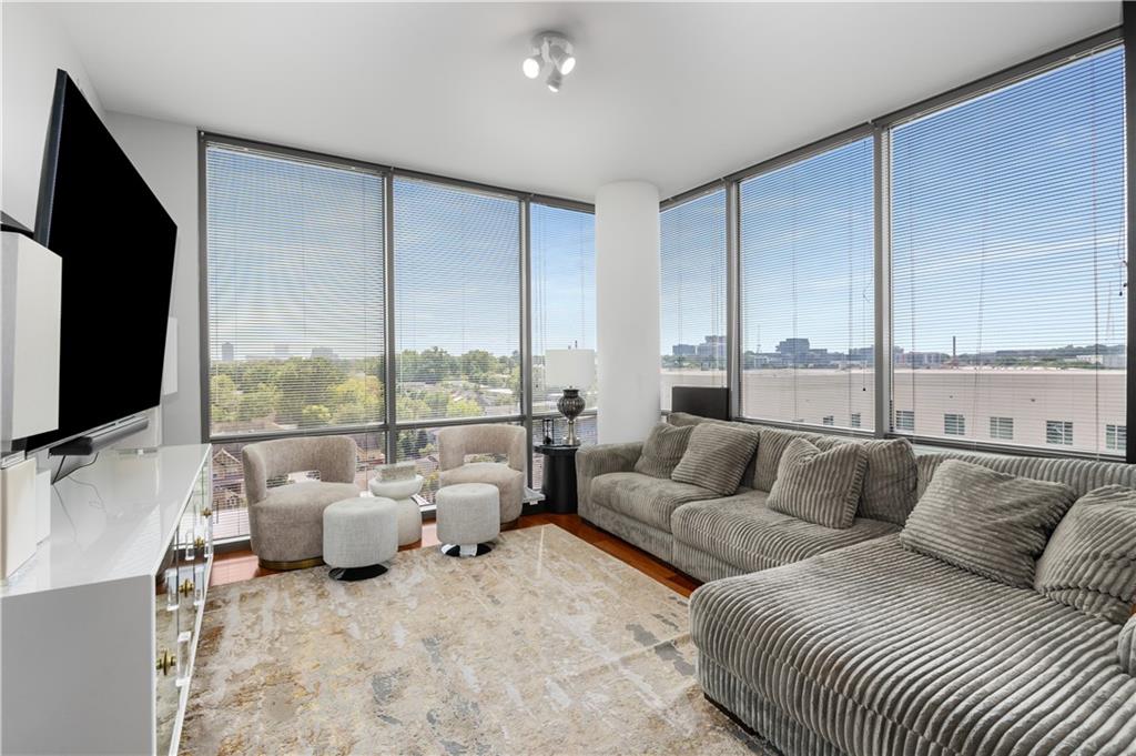 270 17th Street NW Unit 813