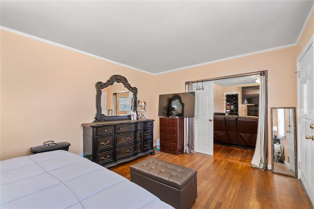 2244 BOLLINGBROOK Drive SW