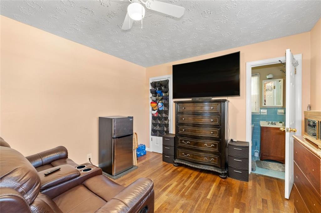 2244 BOLLINGBROOK Drive SW