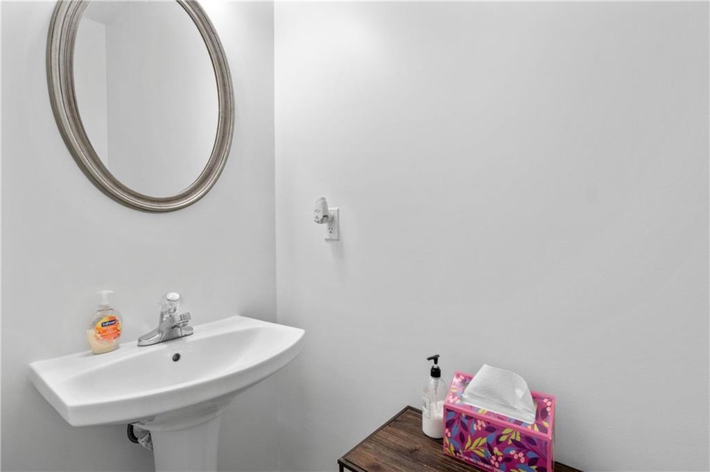 2826 SNAPFINGER Manor