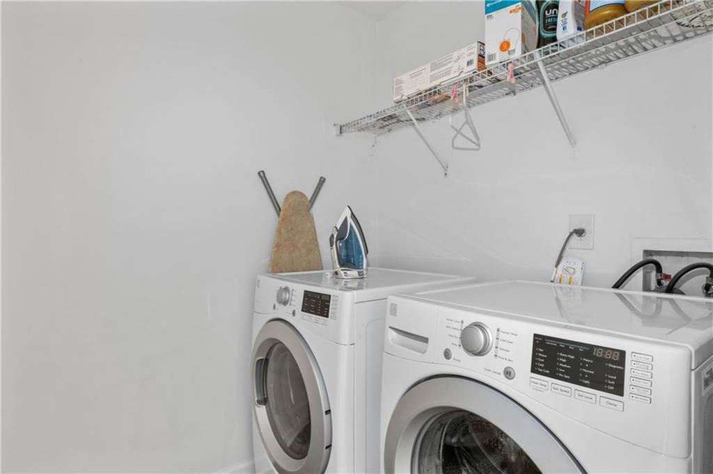 2826 SNAPFINGER Manor