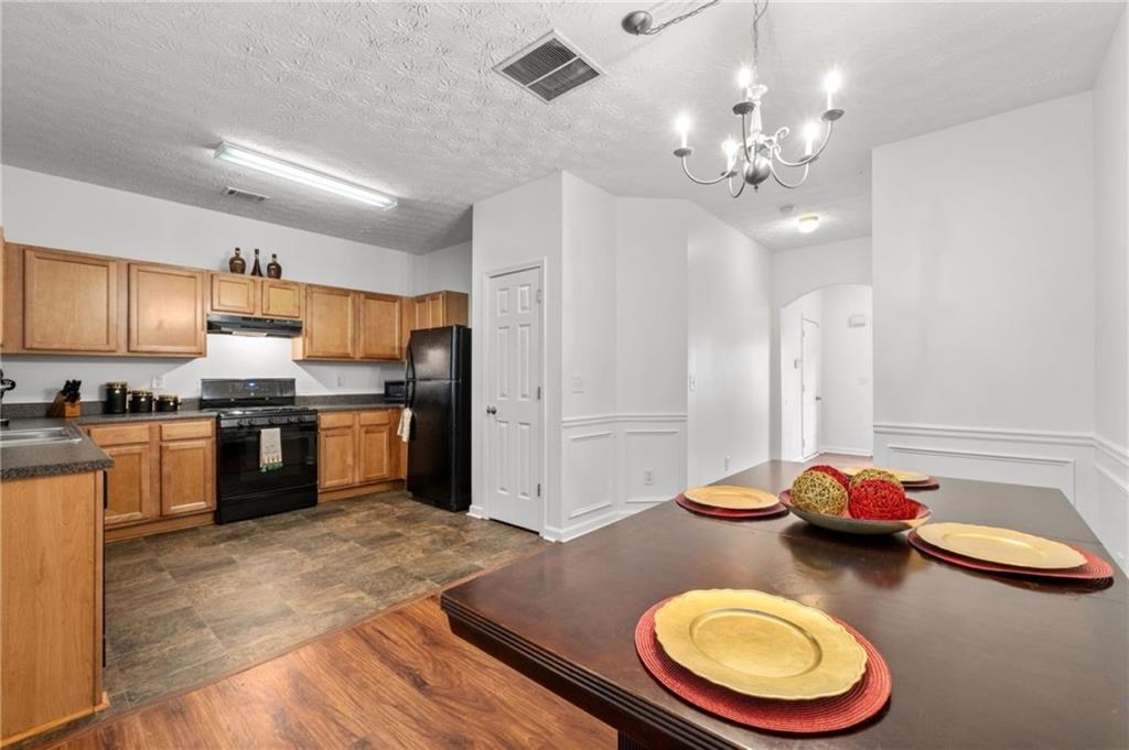 2826 SNAPFINGER Manor