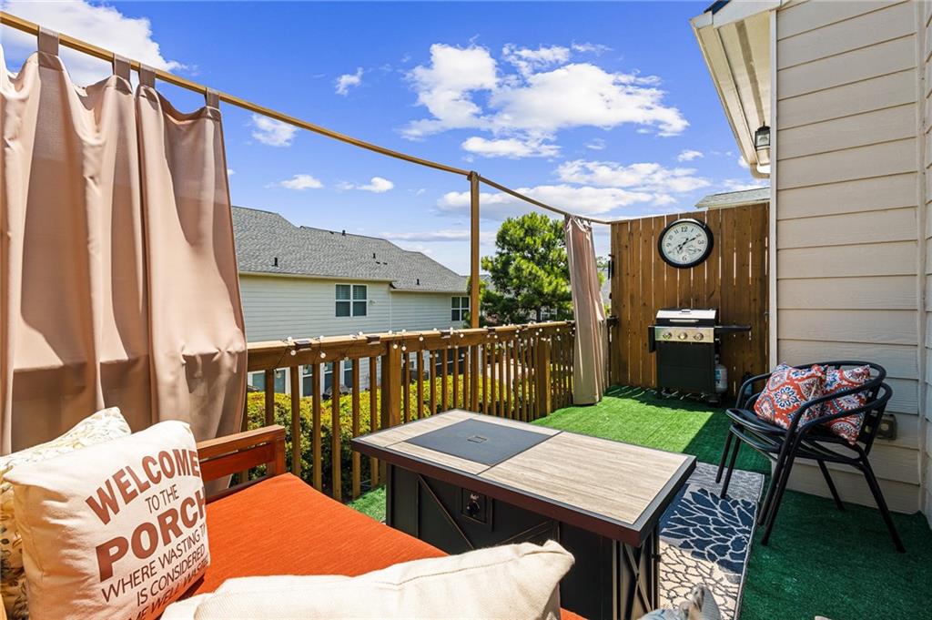 1565 OAKDALE BLUFFS Drive SE