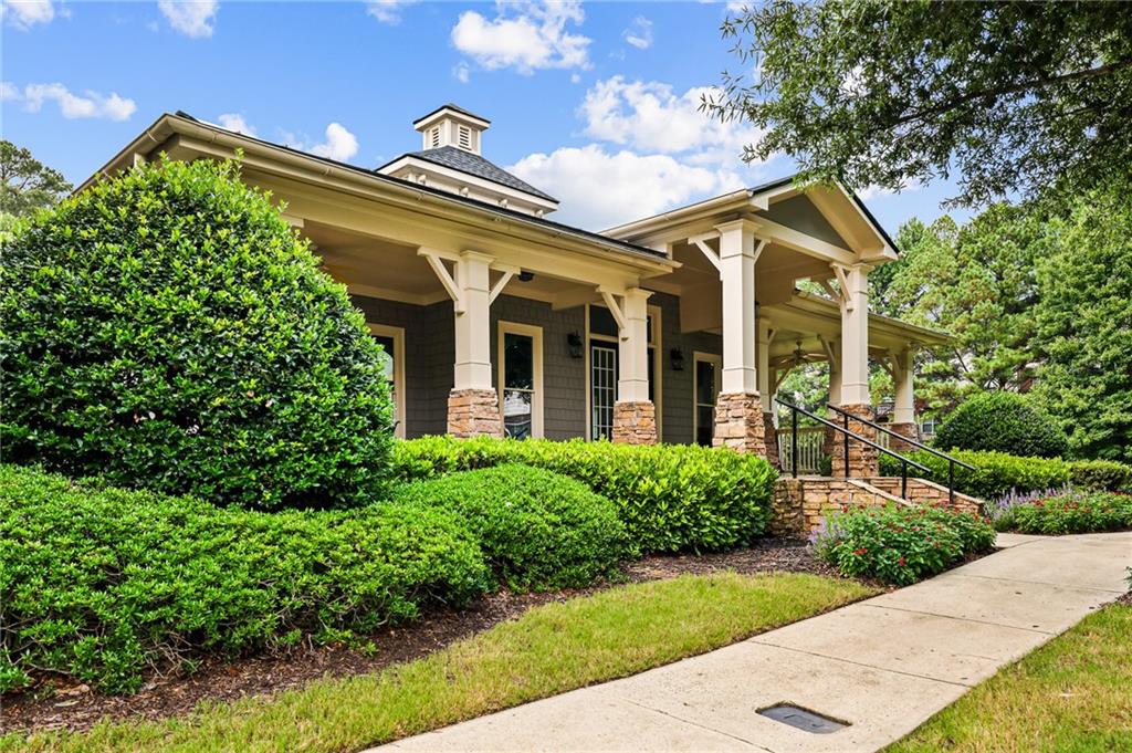 1565 OAKDALE BLUFFS Drive SE