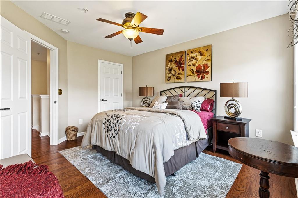 1565 OAKDALE BLUFFS Drive SE