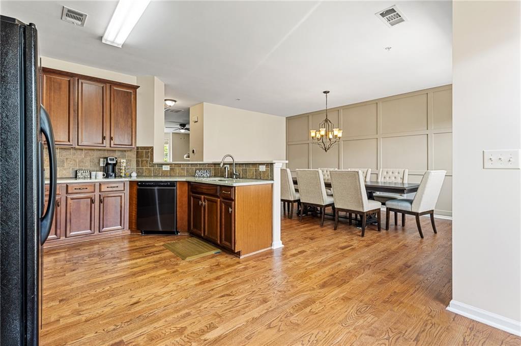 1565 OAKDALE BLUFFS Drive SE