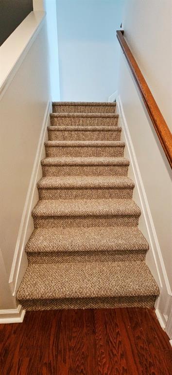 1565 OAKDALE BLUFFS Drive SE