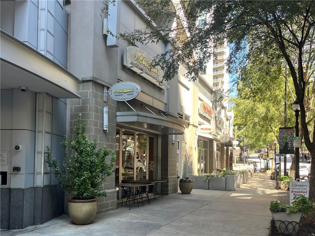 950 W Peachtree Street NW Unit 904