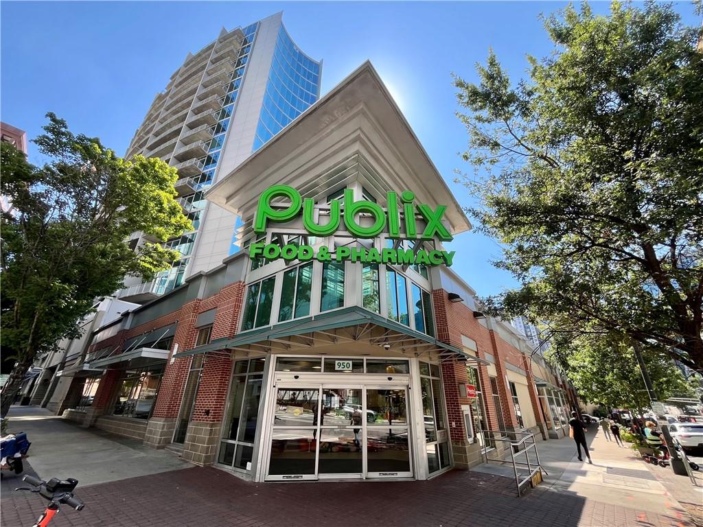 950 W Peachtree Street NW Unit 904