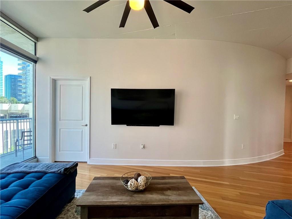 950 W Peachtree Street NW Unit 904